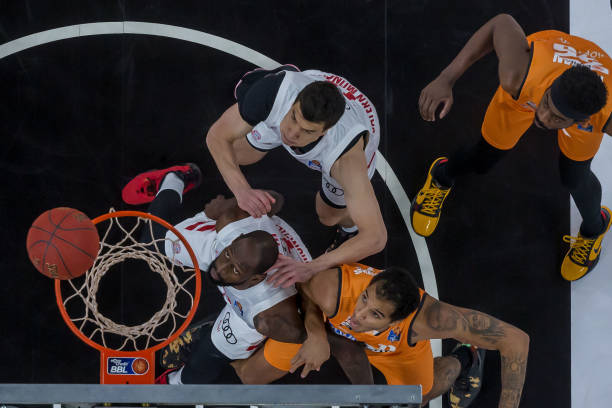 内部和媒体 内部和媒体