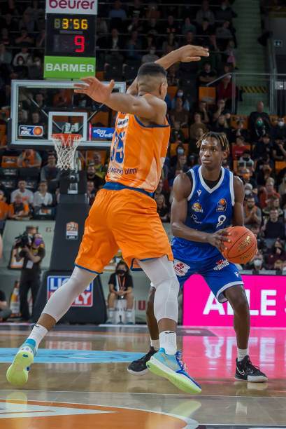 更以无数次 更以无数次