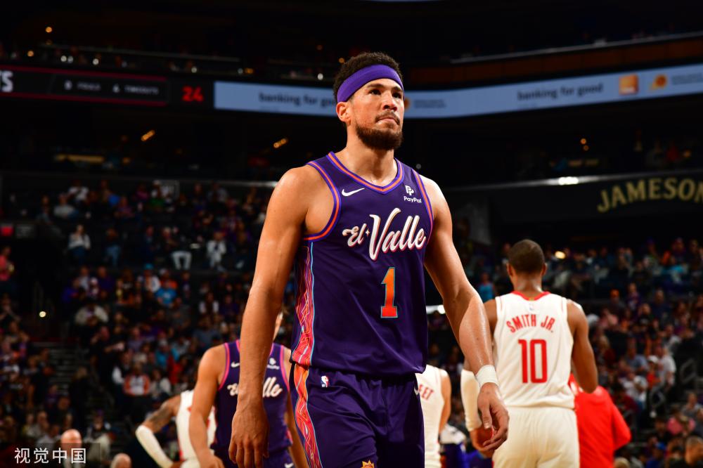 他以一种不 他以一种不